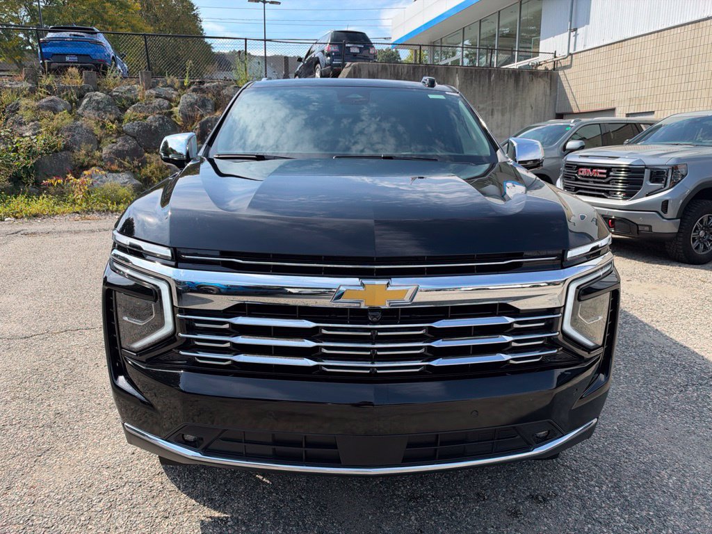 Used 2026 Chevrolet Suburban Premier AWD/4WD image 9