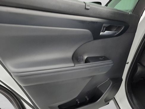 Certified 2025 Toyota Highlander XSE AWD/4WD image 9
