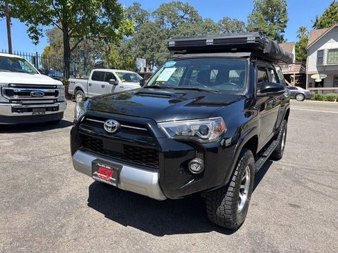 Used 2023 Toyota 4Runner TRD Off-Road Premium w/ Moonroof Package AWD/4WD image 3