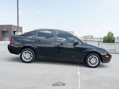 Used 2005 Ford Focus S FWD image 7