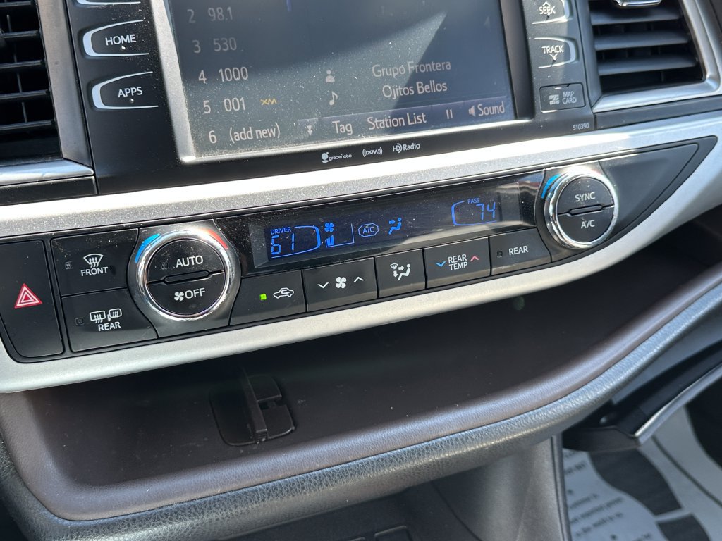Used 2019 Toyota Highlander XLE FWD image 25