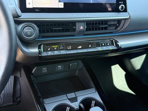 Used 2024 Toyota Prius Limited w/ Limited Premium Package FWD image 24