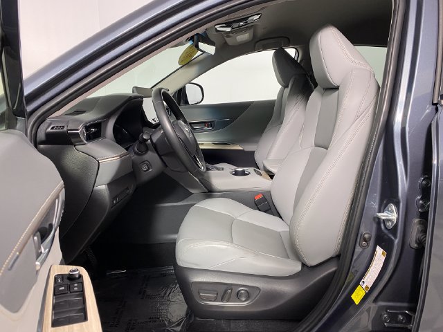Used 2024 Toyota Venza XLE AWD/4WD image 10