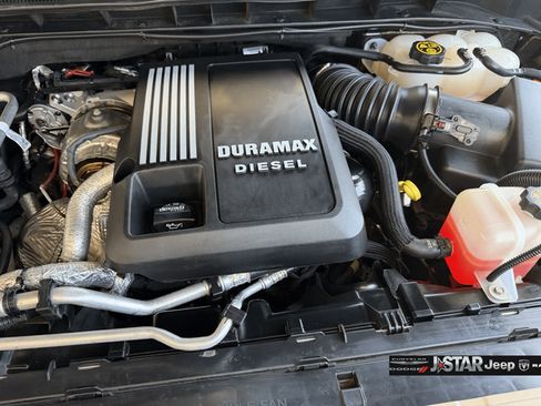 Used 2023 Chevrolet Silverado 1500 LT Trail Boss AWD/4WD image 27