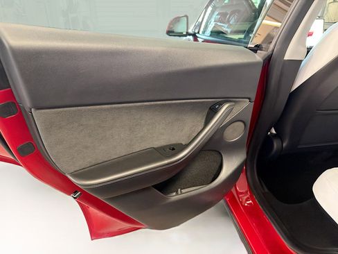 Used 2023 Tesla Model Y Long Range AWD/4WD image 24