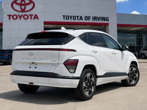 Used 2024 Hyundai Kona Limited AWD/4WD image 2