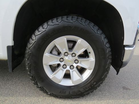 Used 2020 Chevrolet Silverado 1500 LT image 10