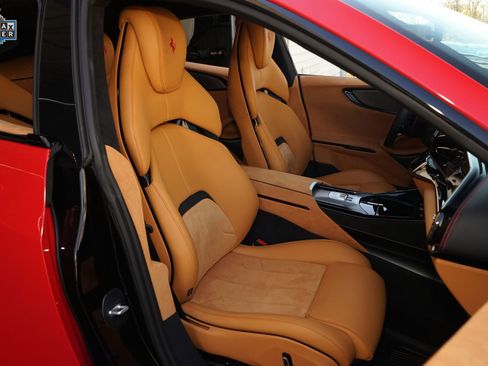 Used 2025 Ferrari Purosangue AWD/4WD image 10