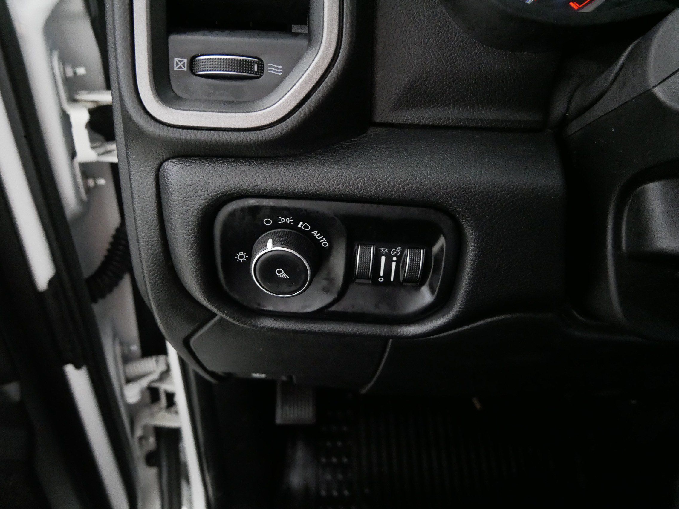 Used 2019 RAM 2500 Tradesman AWD/4WD image 25