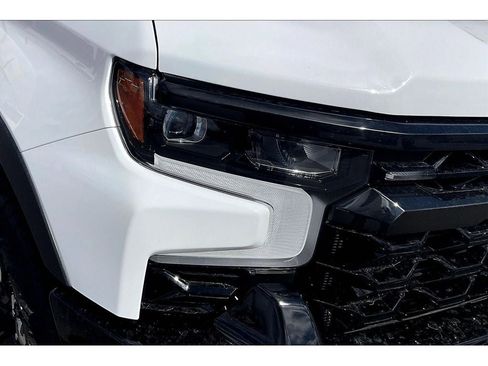 Used 2024 Chevrolet Silverado 1500 ZR2 w/ Technology Package image 28