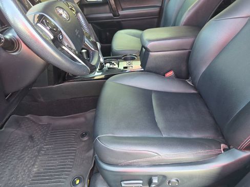 Used 2024 Toyota 4Runner TRD Off-Road Premium w/ Moonroof Package AWD/4WD image 10