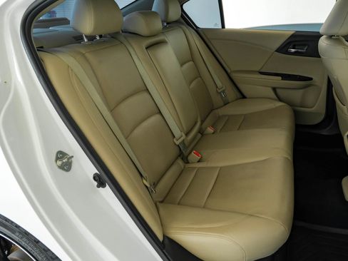 Used 2016 Honda Accord Touring image 27