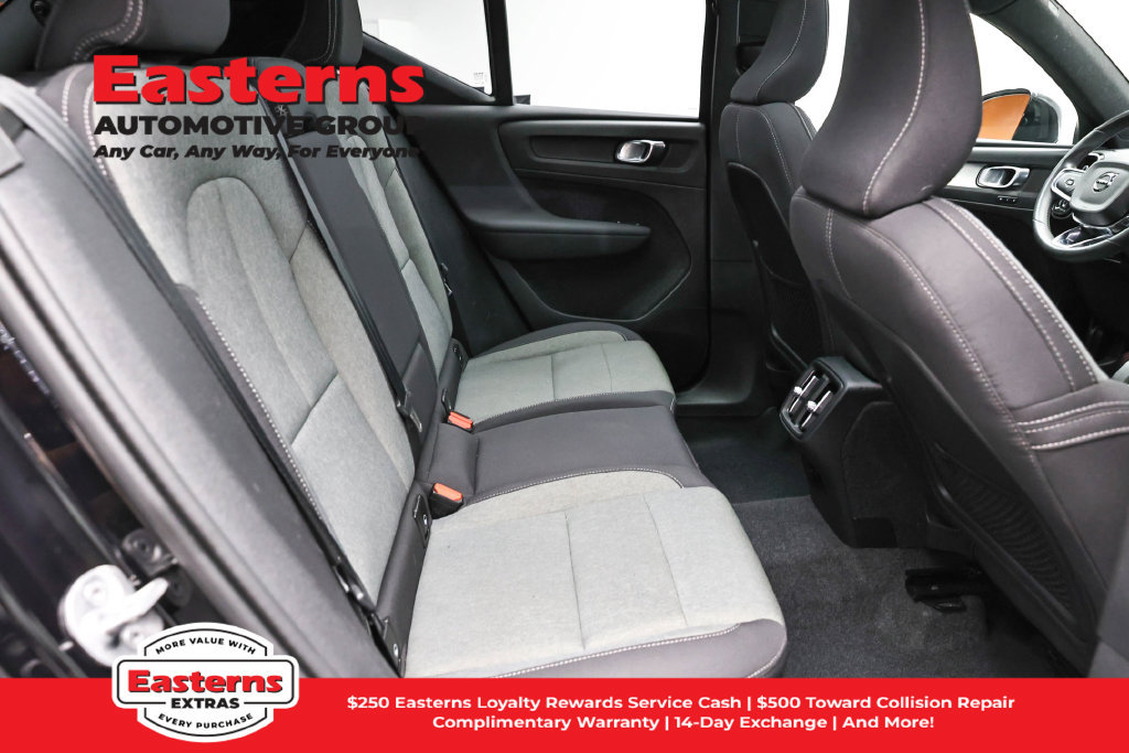 Used 2024 Volvo XC40 B5 Core AWD/4WD image 25