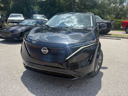 Used 2023 Nissan Ariya AWD image 3