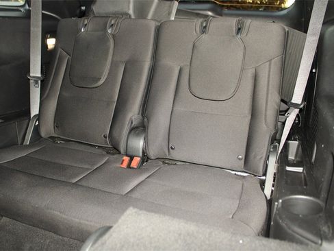 Used 2020 Ford Explorer XLT w/ Comfort Package image 14