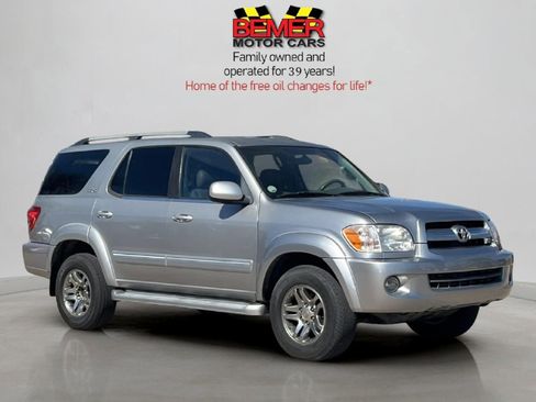 Used 2005 Toyota Sequoia SR5 image 7