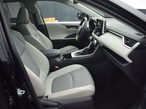 Used 2025 Toyota RAV4 XLE Premium w/ Weather Package image 10