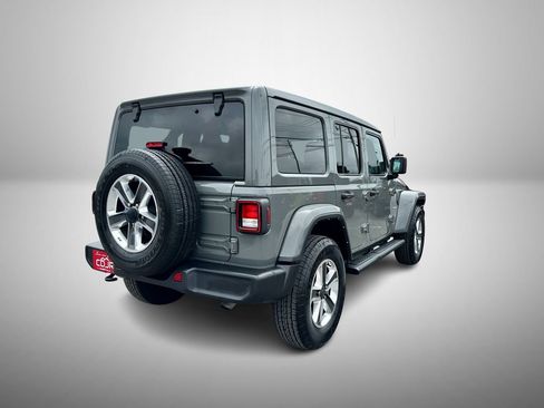 Used 2022 Jeep Wrangler Unlimited Sahara AWD/4WD image 4