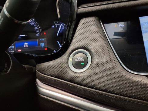 Used 2017 Cadillac XT5 Premium Luxury FWD image 26