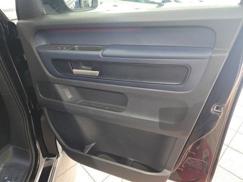 New 2025 Volkswagen ID. Buzz Pro S image 11