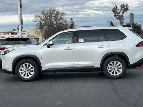 New 2026 Toyota Grand Highlander XLE image 6