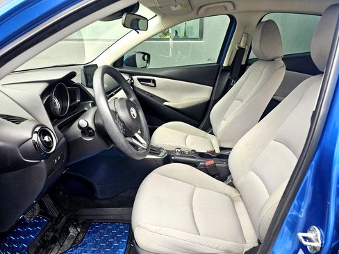 Used 2019 Toyota Yaris XLE image 19