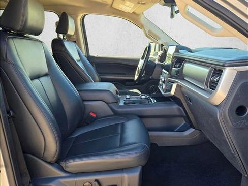 Used 2024 Ford Expedition Max XLT image 20