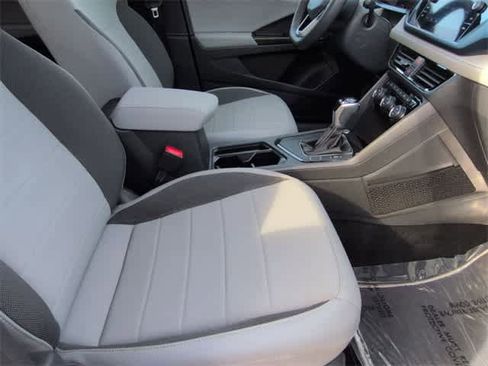 Used 2024 Volkswagen Taos SE image 22