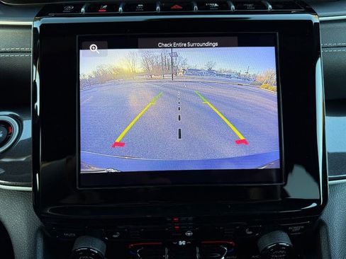 Used 2021 Jeep Grand Cherokee L Laredo image 25
