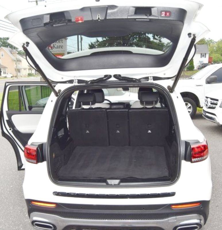 Used 2022 Mercedes-Benz GLB 250 4MATIC image 10