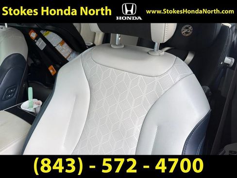 Used 2025 Kia Carnival EX FWD image 5