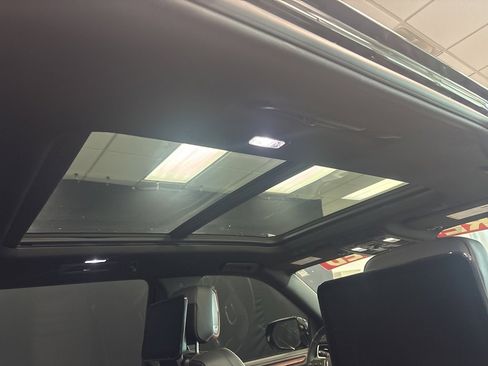 Used 2023 GMC Yukon XL Denali Ultimate w/ LPO, Floor Liner Package image 17