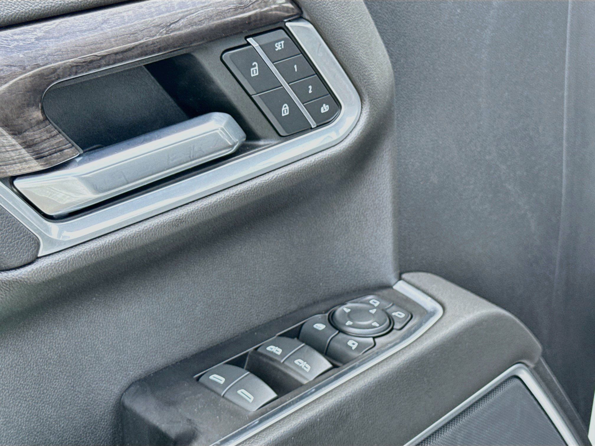 Used 2024 Chevrolet Silverado 1500 LTZ AWD/4WD image 8