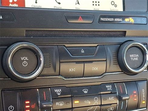 Used 2018 Ford Explorer XLT w/ Equipment Group 202A image 26