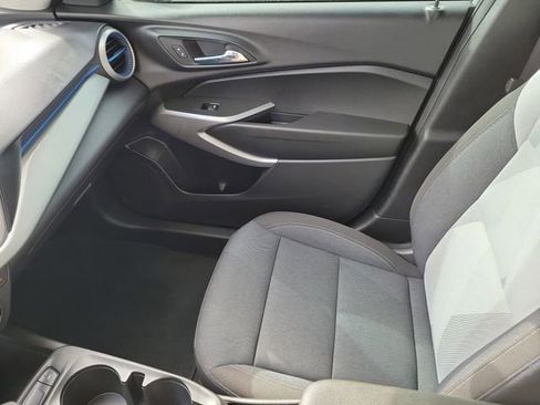 Certified 2024 Chevrolet Trax LS w/ LS Convenience Package image 32