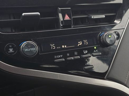 Used 2024 Toyota Camry XLE FWD image 30