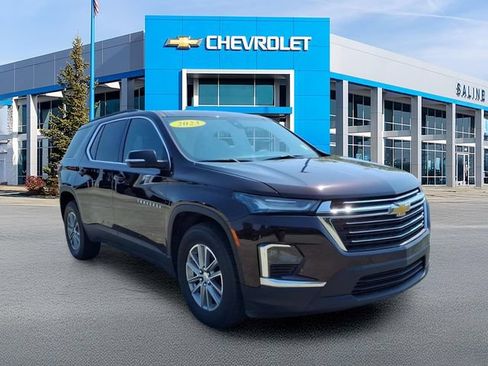 Used 2023 Chevrolet Traverse LT AWD/4WD image 1
