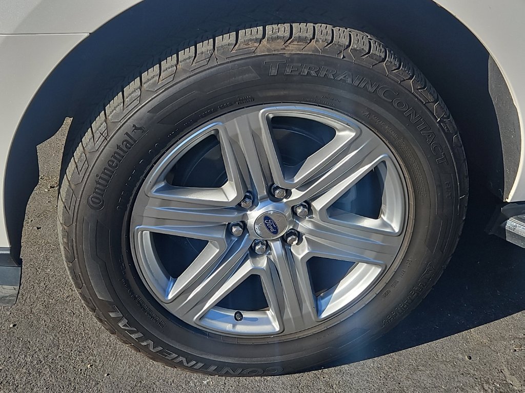 Used 2019 Ford Expedition XLT w/ Equipment Group 202A RWD image 4