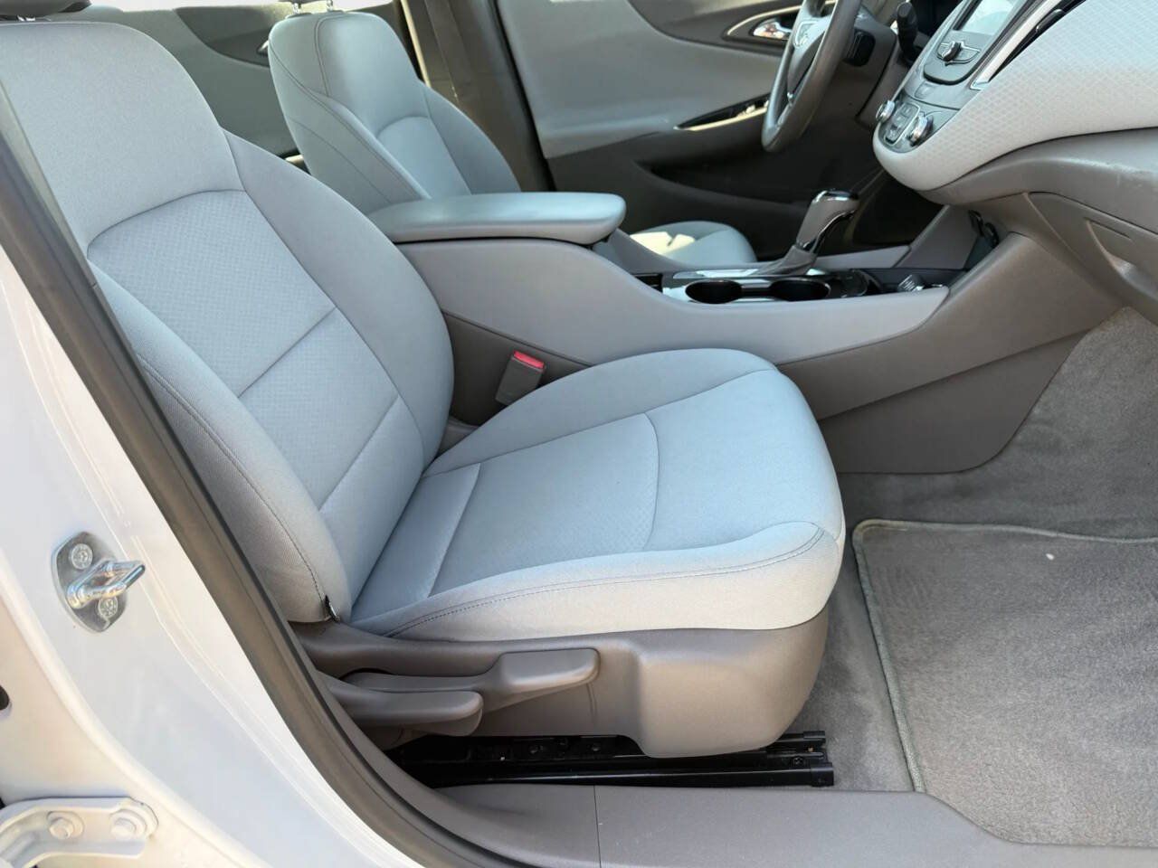 Used 2016 Chevrolet Malibu LS FWD image 11