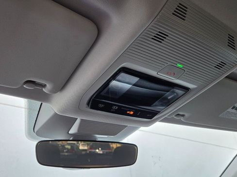 Certified 2025 Volkswagen Tiguan S FWD image 35
