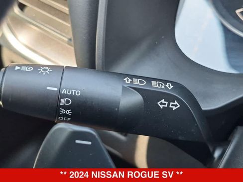 Used 2024 Nissan Rogue SV FWD image 26