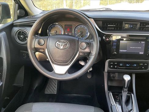 Used 2017 Toyota Corolla L image 5