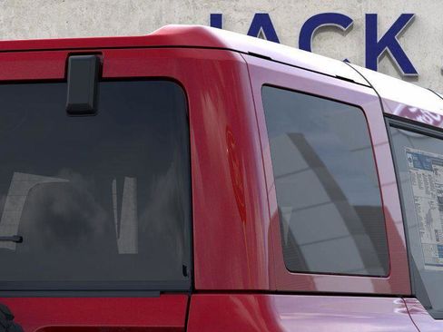 New 2025 Ford Bronco Badlands w/ Sasquatch Package image 25