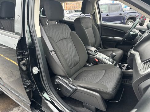 Used 2020 Dodge Journey SE w/ SE Popular Equipment Group image 33