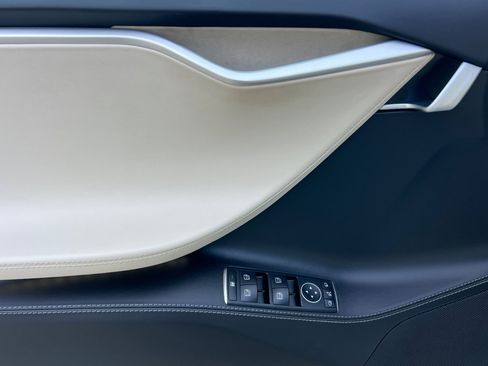 Used 2018 Tesla Model S 100D image 11