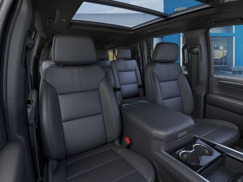 New 2026 Chevrolet Suburban RST image 17