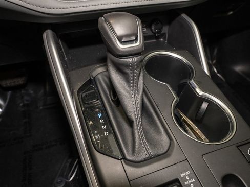 Certified 2023 Toyota Highlander XLE image 18