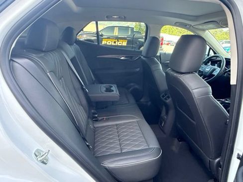 Used 2023 Buick Envision Avenir AWD/4WD image 18
