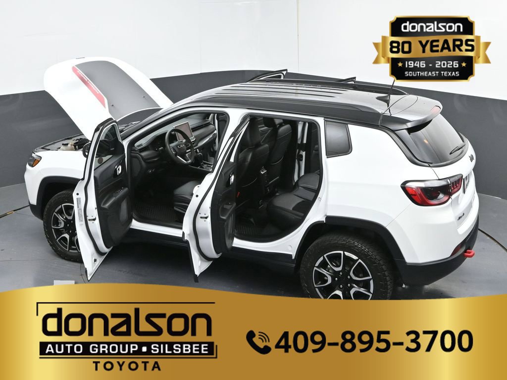 Used 2024 Jeep Compass Trailhawk AWD/4WD image 32