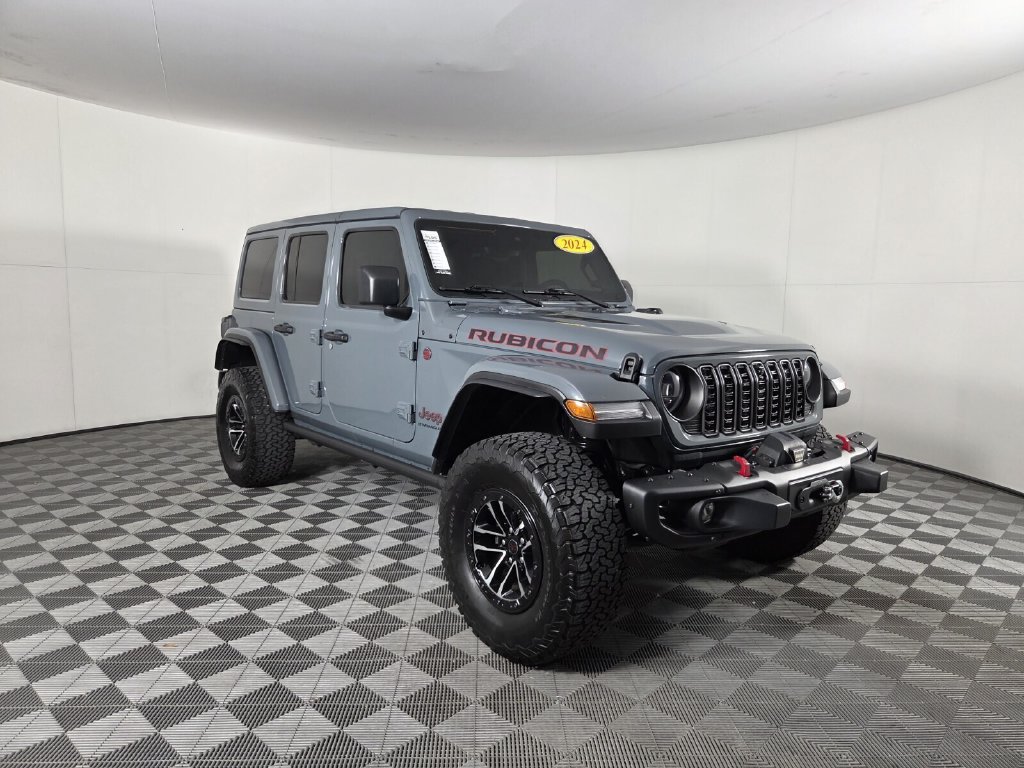 Used 2024 Jeep Wrangler Unlimited Rubicon AWD/4WD image 2